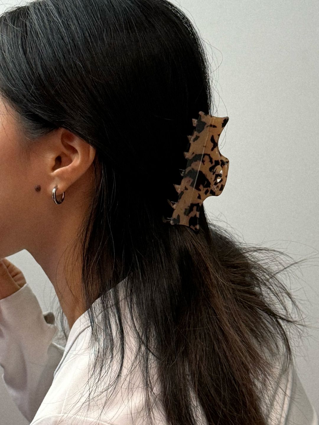Tortoiseshell Claw Clip in Cream